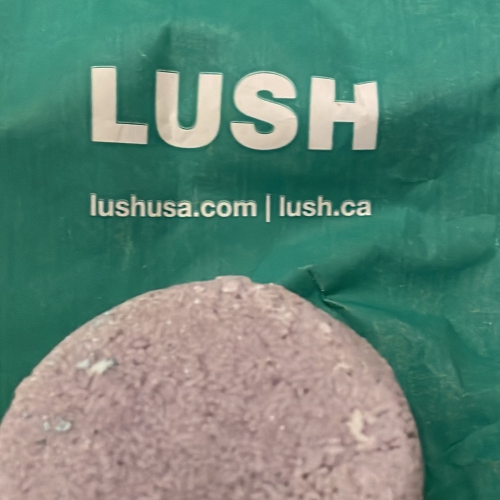 (2) Lush shampoo bar, jumping juniper & Seanik + lush shampoo bar container